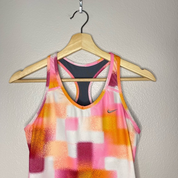 Nike Dri-Fit Orange Pink Square Sports Bra Tank top Size Medium - Picture 2 of 9